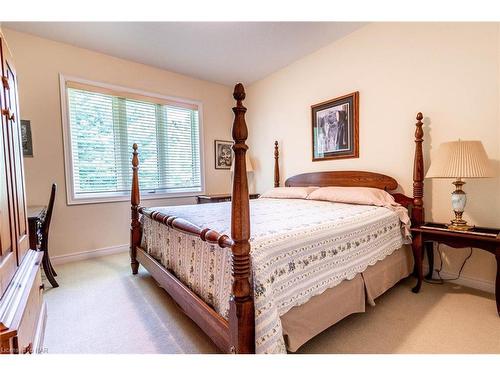 32 Timmsdale Crescent, Fonthill, ON - Indoor Photo Showing Bedroom