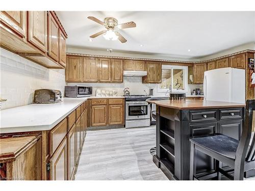 1404 Orchard Avenue, Fort Erie, ON - Indoor Photo Showing Kitchen