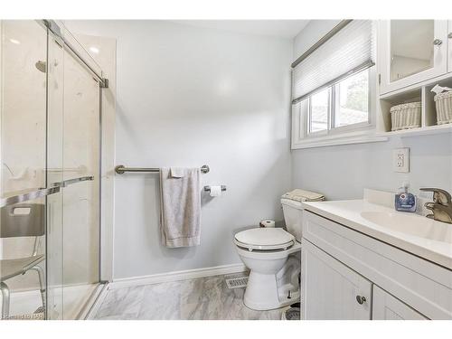 1404 Orchard Avenue, Fort Erie, ON - Indoor Photo Showing Bathroom