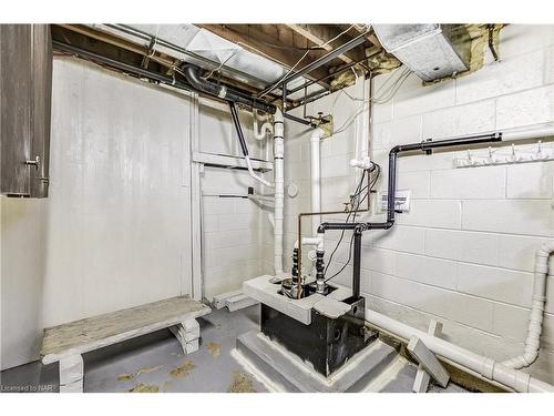 1404 Orchard Avenue, Fort Erie, ON - Indoor Photo Showing Basement