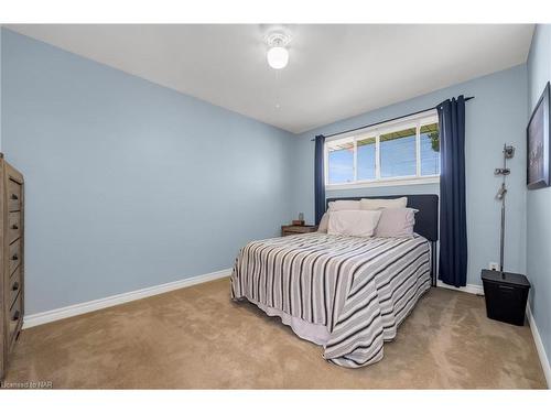 51 Regent Drive, St. Catharines, ON - Indoor Photo Showing Bedroom