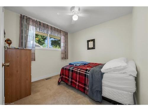 51 Regent Drive, St. Catharines, ON - Indoor Photo Showing Bedroom