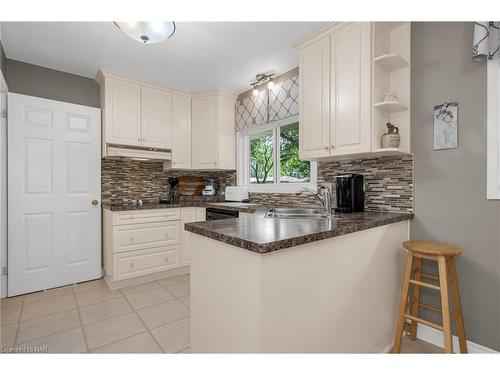 51 Regent Drive, St. Catharines, ON - Indoor Photo Showing Kitchen With Double Sink