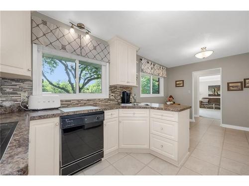 51 Regent Drive, St. Catharines, ON - Indoor Photo Showing Kitchen