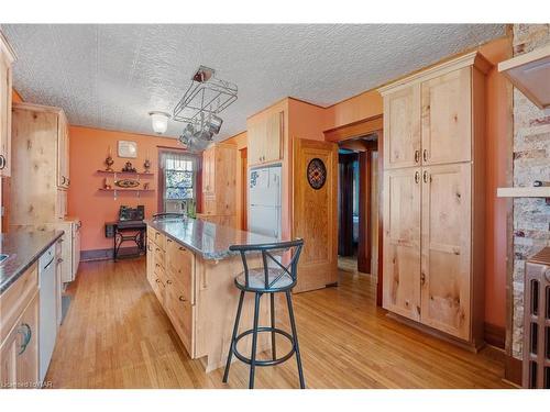 208 North Street, Fort Erie, ON - Indoor Photo Showing Kitchen