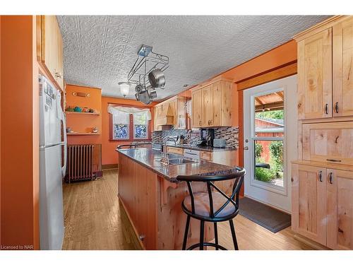 208 North Street, Fort Erie, ON - Indoor Photo Showing Kitchen