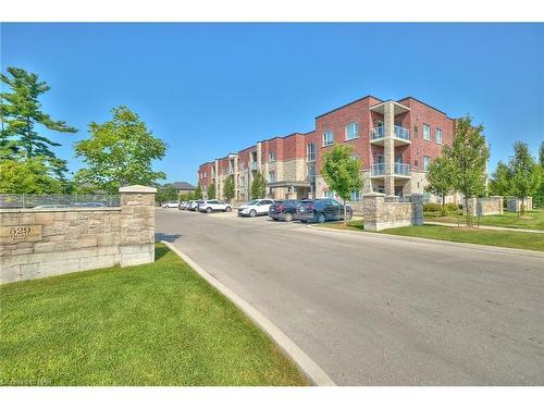 211-529 South Pelham Road, Welland, ON - Outdoor