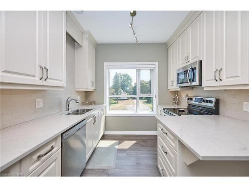 211-529 South Pelham Road, Welland, ON - Indoor Photo Showing Kitchen With Double Sink