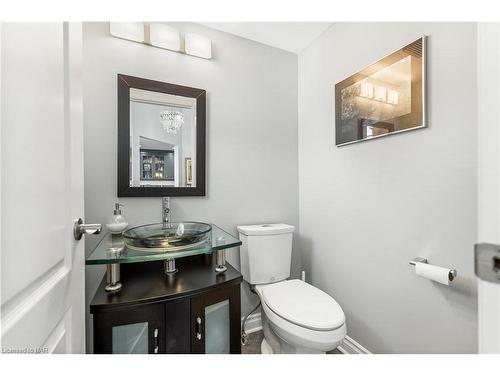 35-13 Lakeside Drive, St. Catharines, ON - Indoor Photo Showing Bathroom