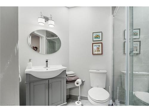 35-13 Lakeside Drive, St. Catharines, ON - Indoor Photo Showing Bathroom