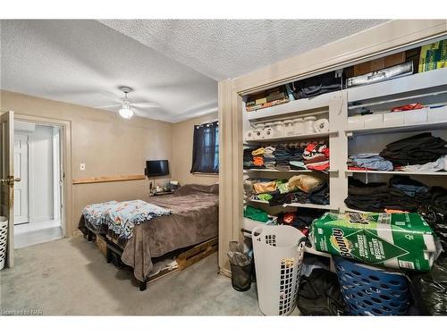 6268 Drummond Road, Niagara Falls, ON - Indoor Photo Showing Bedroom