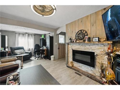 6268 Drummond Road, Niagara Falls, ON - Indoor Photo Showing Living Room With Fireplace