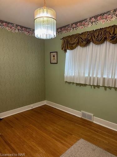 147 Village Road, St. Catharines, ON - Indoor Photo Showing Other Room