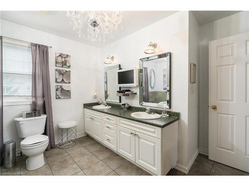 1 Shaver Road, St. Catharines, ON - Indoor Photo Showing Bathroom