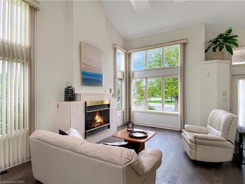 995 Concession Road, Fort Erie, ON - Indoor Photo Showing Living Room With Fireplace