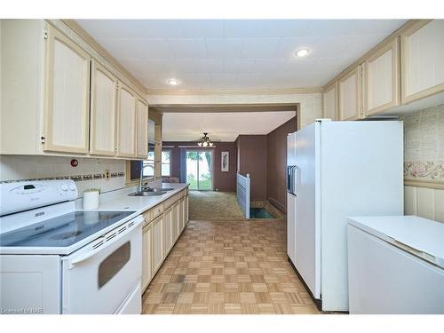 10 Firelane 10A Road, Niagara-On-The-Lake, ON - Indoor Photo Showing Kitchen