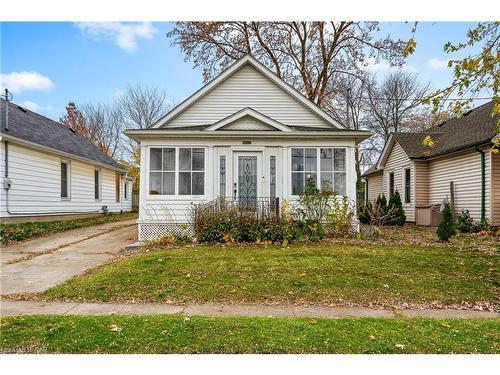 6047 Ross Street, Niagara Falls, ON - Outdoor With Facade