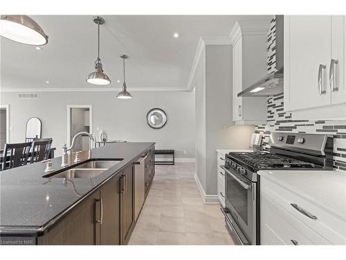 29-9245 Shoveller Drive, Niagara Falls, ON - Indoor Photo Showing Kitchen With Stainless Steel Kitchen With Double Sink With Upgraded Kitchen