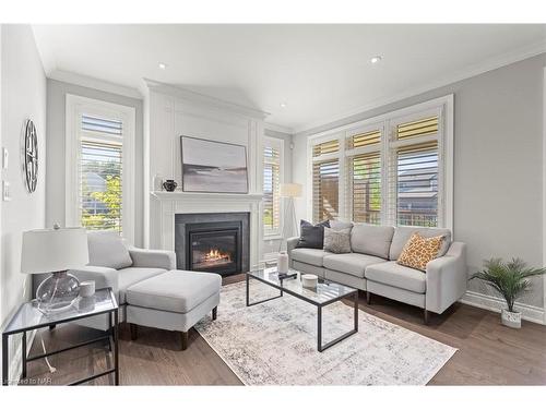 29-9245 Shoveller Drive, Niagara Falls, ON - Indoor Photo Showing Living Room With Fireplace