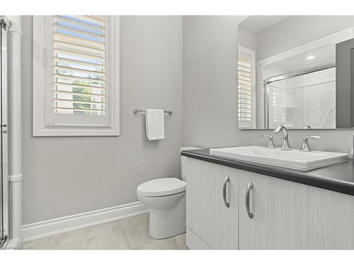 29-9245 Shoveller Drive, Niagara Falls, ON - Indoor Photo Showing Bathroom