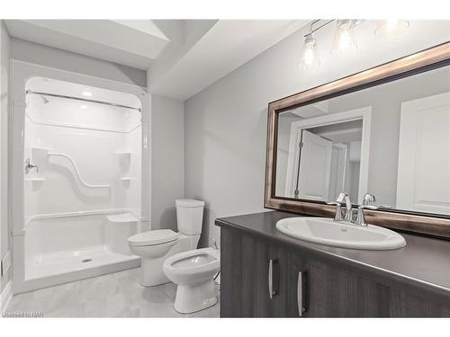 29-9245 Shoveller Drive, Niagara Falls, ON - Indoor Photo Showing Bathroom