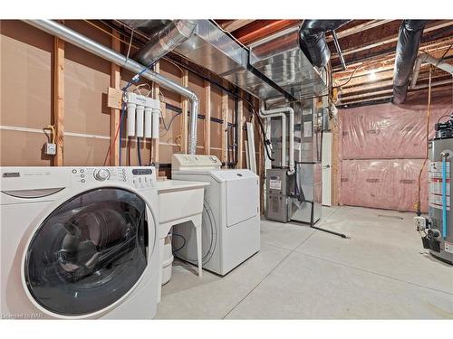 29-9245 Shoveller Drive, Niagara Falls, ON - Indoor Photo Showing Laundry Room