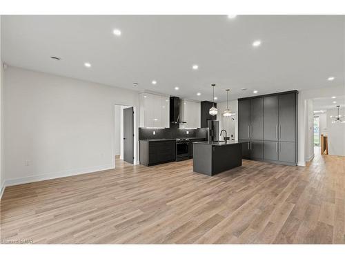 97 Port Robinson Road, Fonthill, ON - Indoor Photo Showing Kitchen