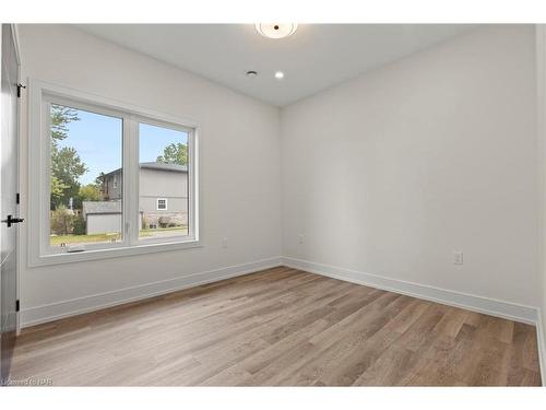 97 Port Robinson Road, Fonthill, ON - Indoor Photo Showing Other Room