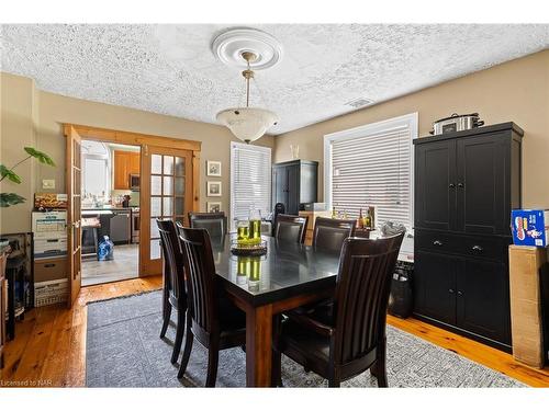 4027 Main Street, Niagara Falls, ON - Indoor Photo Showing Dining Room