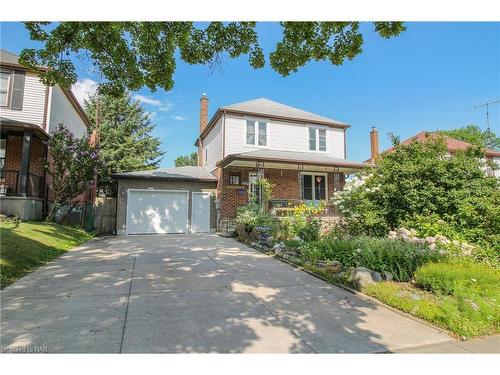 5701 Lowell Avenue, Niagara Falls, ON - Outdoor With Deck Patio Veranda With Facade