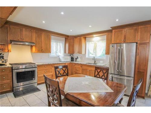 5701 Lowell Avenue, Niagara Falls, ON - Indoor Photo Showing Kitchen With Stainless Steel Kitchen