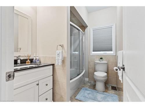 7265 Optimist Lane Lane, Niagara Falls, ON - Indoor Photo Showing Bathroom