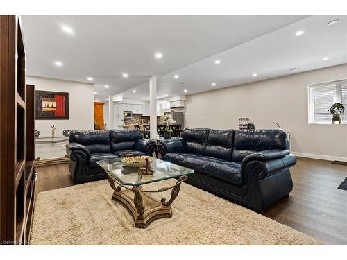 7265 Optimist Lane Lane, Niagara Falls, ON - Indoor Photo Showing Living Room