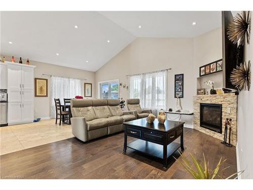 7265 Optimist Lane Lane, Niagara Falls, ON - Indoor Photo Showing Living Room With Fireplace