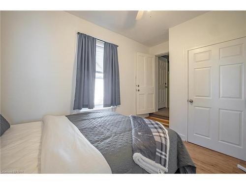 16 Dexter Street, St. Catharines, ON - Indoor Photo Showing Bedroom