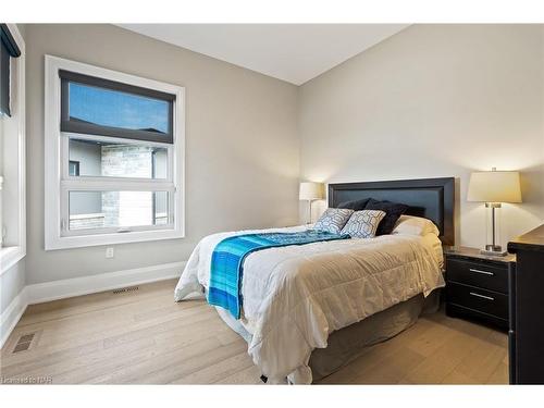 13 Francesco Crescent, St. Catharines, ON - Indoor Photo Showing Bedroom