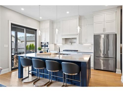 13 Francesco Crescent, St. Catharines, ON - Indoor Photo Showing Kitchen With Stainless Steel Kitchen With Upgraded Kitchen