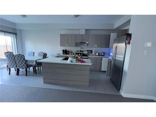 6777 (Aka 6755) Cropp Street, Niagara Falls, ON - Indoor Photo Showing Kitchen