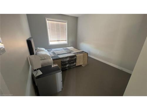 6777 (Aka 6755) Cropp Street, Niagara Falls, ON - Indoor Photo Showing Bedroom