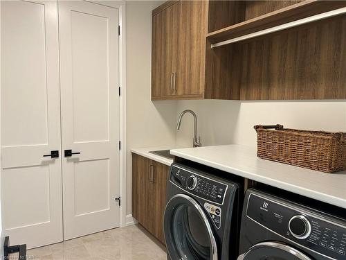 27 Maple Leaf Avenue S, Ridgeway, ON - Indoor Photo Showing Laundry Room