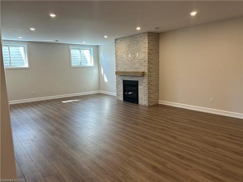 27 Maple Leaf Avenue S, Ridgeway, ON - Indoor With Fireplace