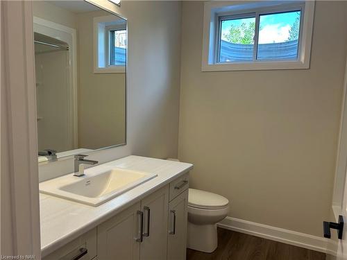 27 Maple Leaf Avenue S, Ridgeway, ON - Indoor Photo Showing Bathroom