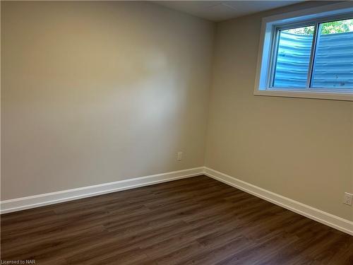 27 Maple Leaf Avenue S, Ridgeway, ON - Indoor Photo Showing Other Room