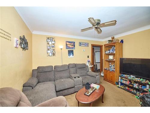 1053 Steele Street, Port Colborne, ON - Indoor Photo Showing Living Room