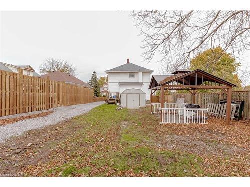 5292 Bridge Street, Niagara Falls, ON - Outdoor