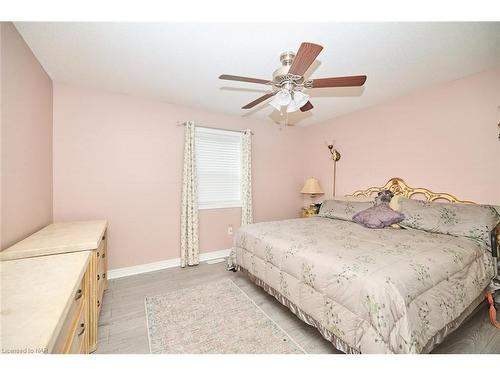 3001 Young Avenue, Ridgeway, ON - Indoor Photo Showing Bedroom