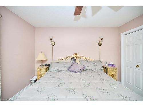 3001 Young Avenue, Ridgeway, ON - Indoor Photo Showing Bedroom