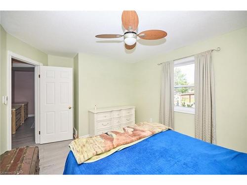 3001 Young Avenue, Ridgeway, ON - Indoor Photo Showing Bedroom