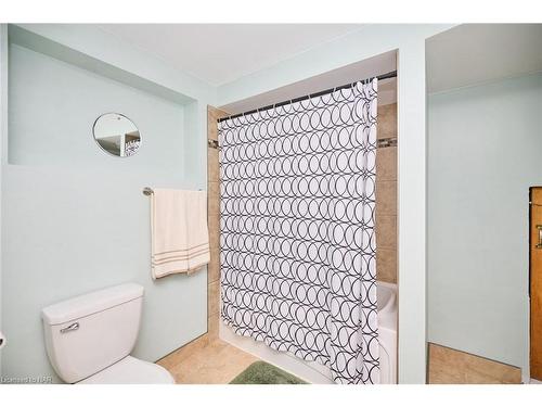 3001 Young Avenue, Ridgeway, ON - Indoor Photo Showing Bathroom