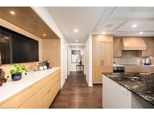 102-10 Dalhousie Avenue, St. Catharines, ON - Indoor Photo Showing Kitchen With Upgraded Kitchen